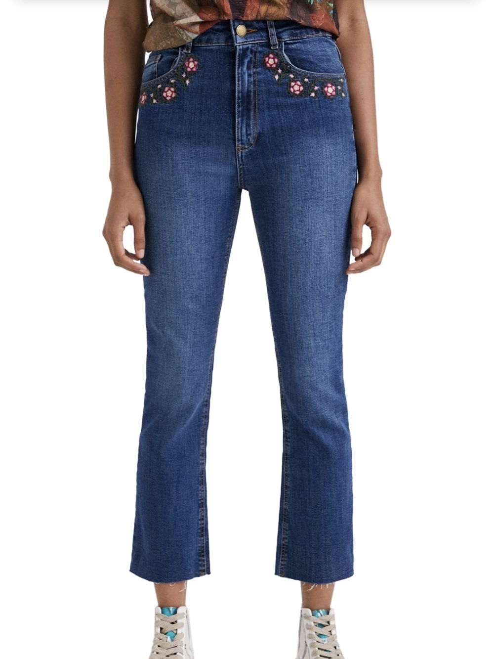 Desigual Blue Cropped Jeans with Pink Floral Embroidery NWT Size 34 EUR/Size 0